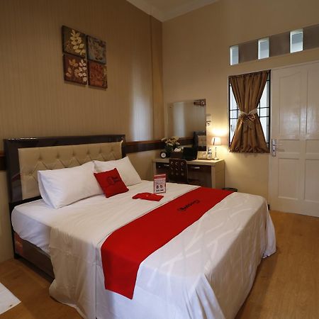 Reddoorz Plus Near Universitas Sumatera Utara Medan Exterior photo