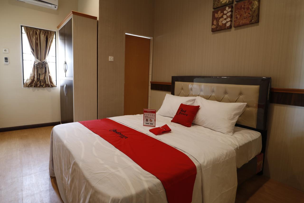 Reddoorz Plus Near Universitas Sumatera Utara Medan Exterior photo