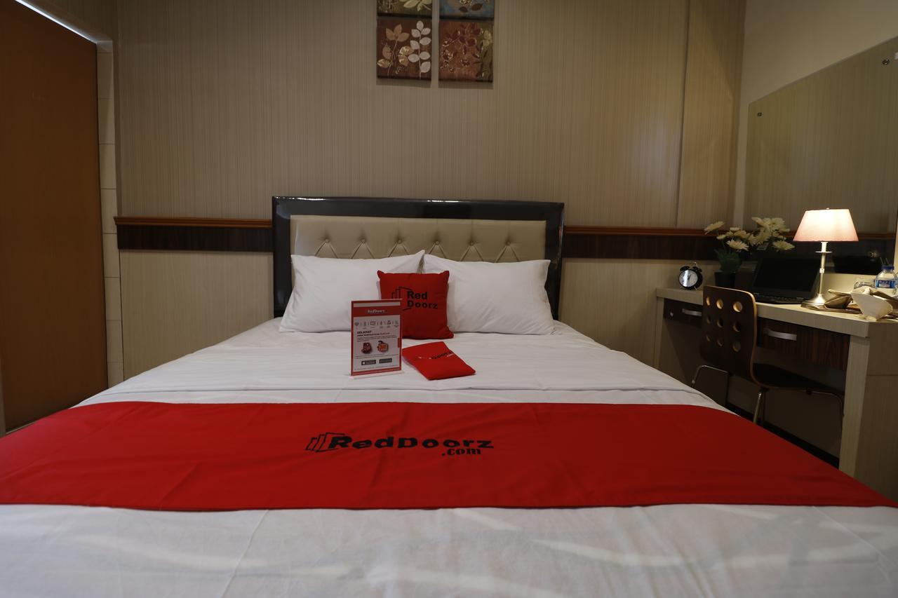 Reddoorz Plus Near Universitas Sumatera Utara Medan Exterior photo