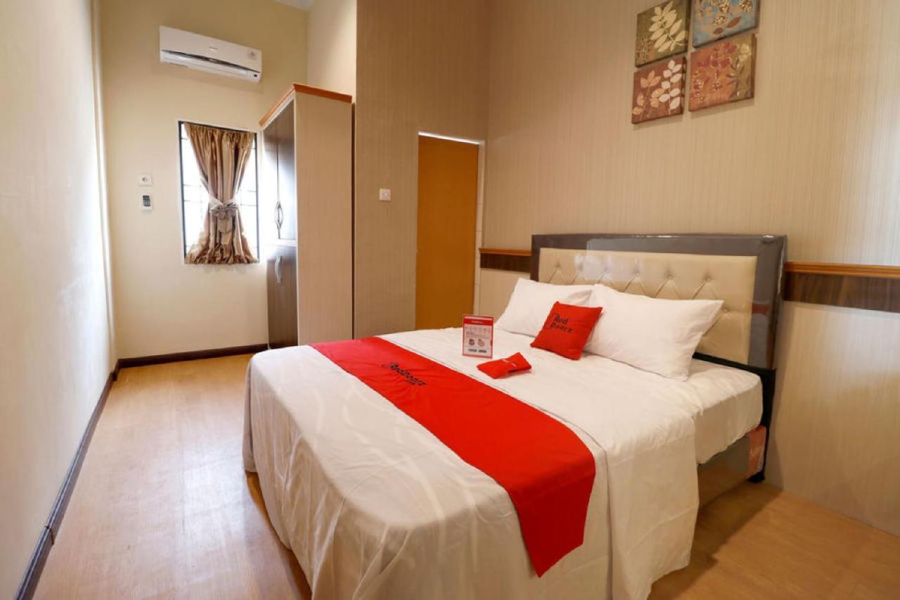 Reddoorz Plus Near Universitas Sumatera Utara Medan Exterior photo